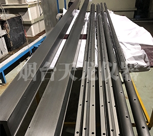 大型模具草莓视频COM污